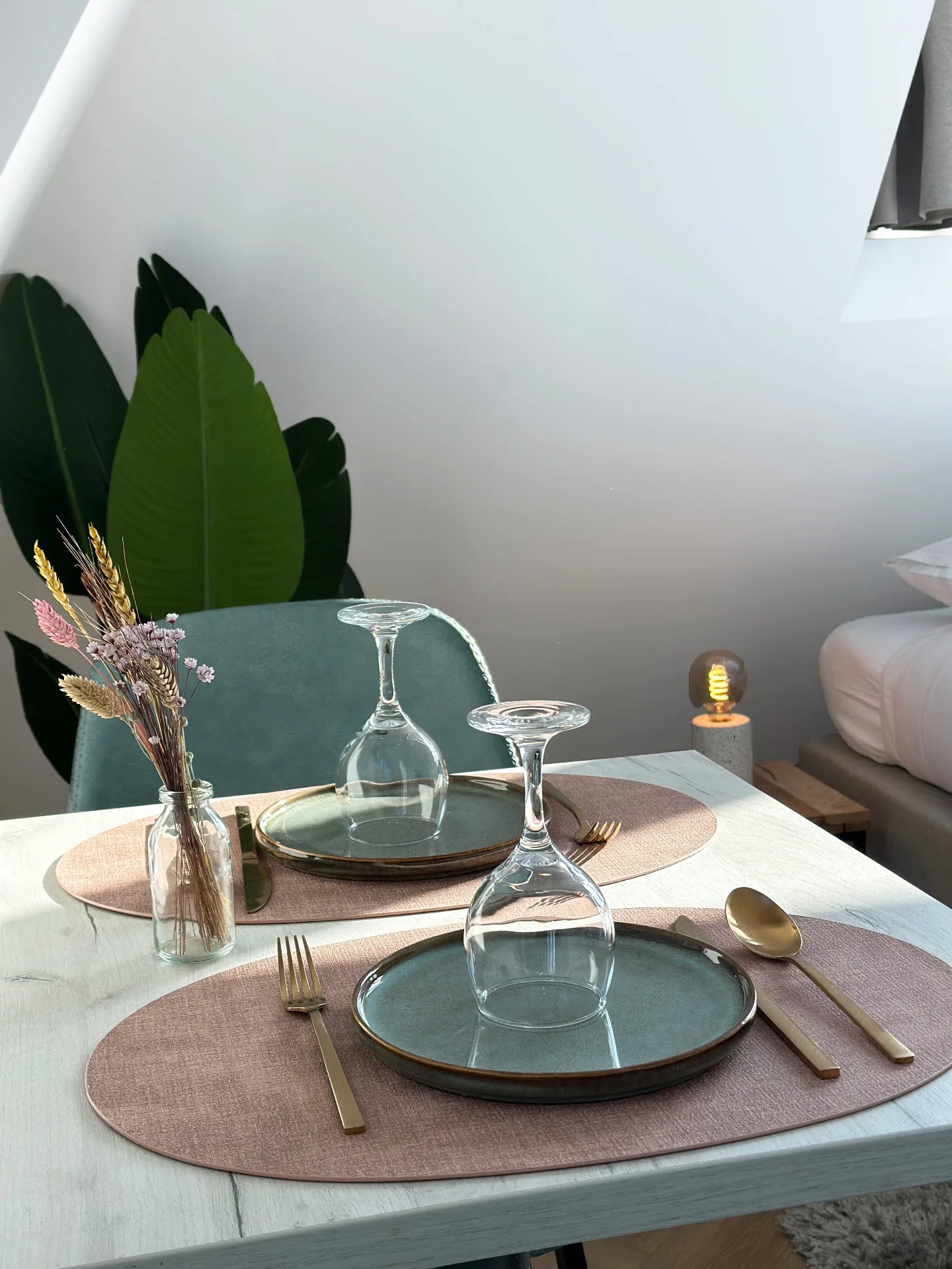 Twinkamer met straatzicht — Ocean House Zandvoort — 3/4